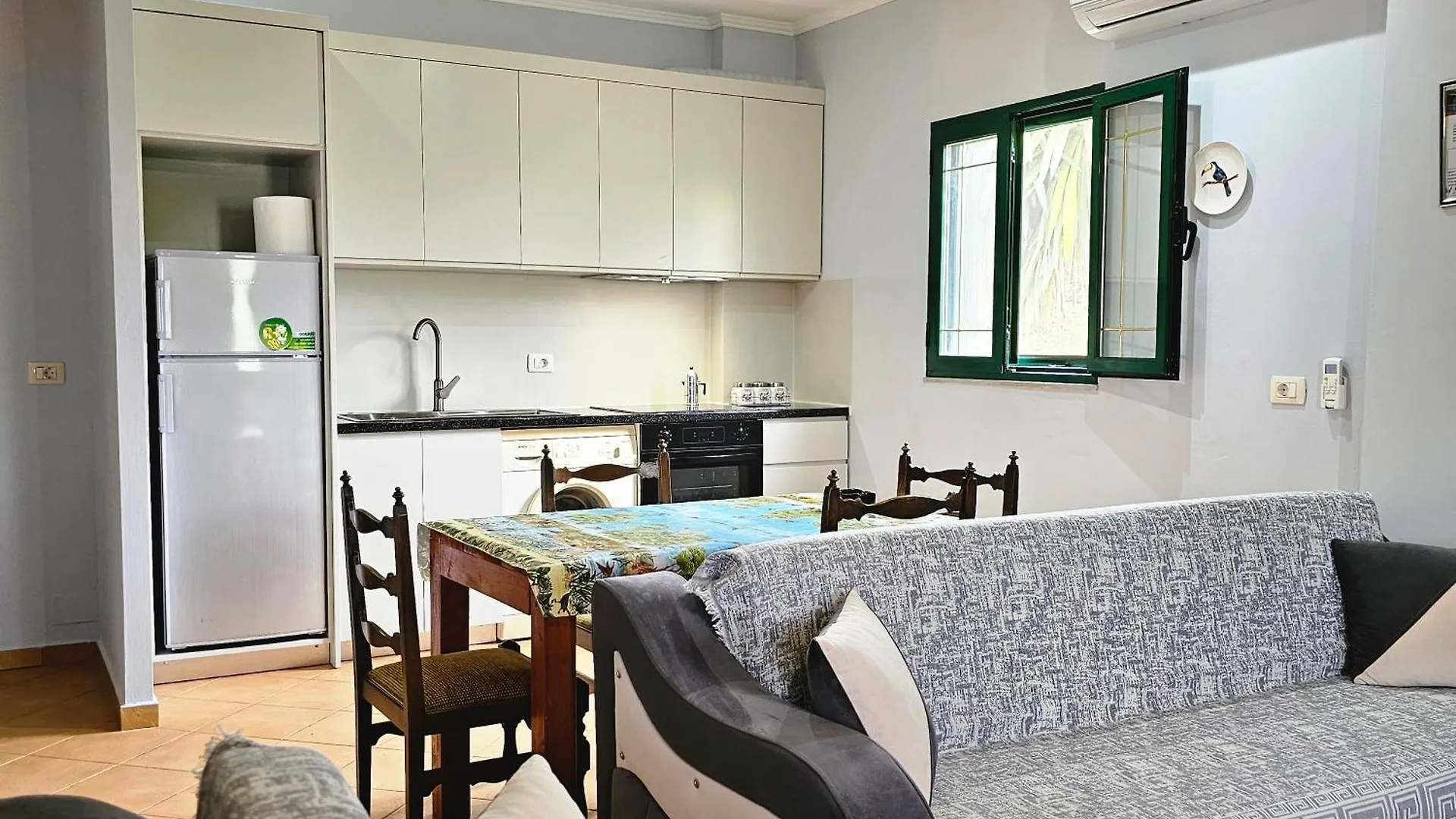 クサミル Kuqa Rent Houseヴィラ 0*,  アルバニア